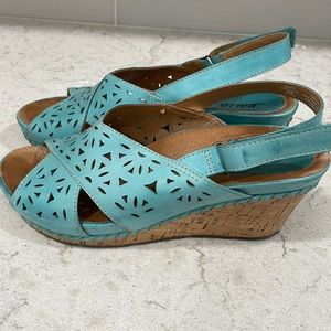 TURQUOISE AQUA BLUE Aries Cork Wedge laser cut Leather size 10 Sandals Shoes